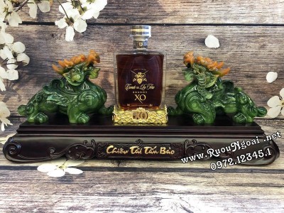 Kệ Trưng Bày Rượu Brandy XO - Tỳ Hưu Xanh